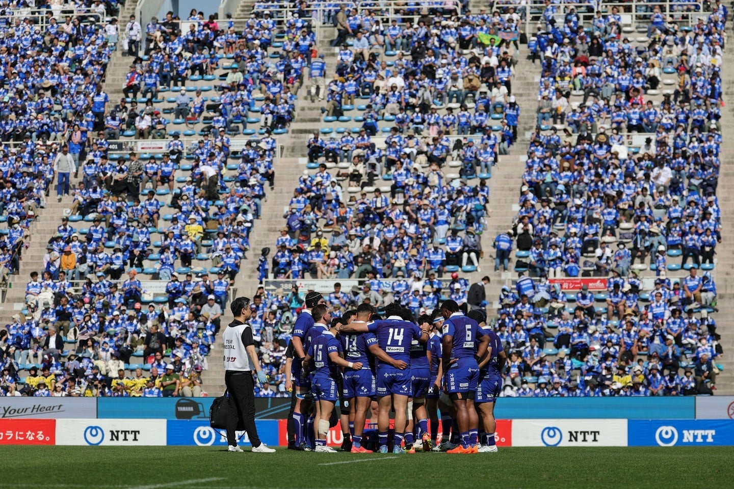 ゴールデンウィークに行なわれた浦安DR戦では、ヤマハスタジアムに１万2000人以上の観衆を集めた。写真提供：JRLO