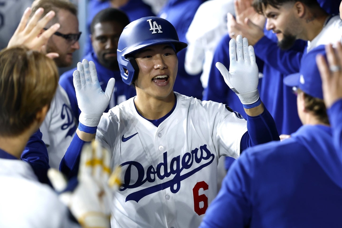陽気な性格のキム・ヘソン。ダグアウトでもすっかり“愛されキャラ”だ。(C)Getty Images
