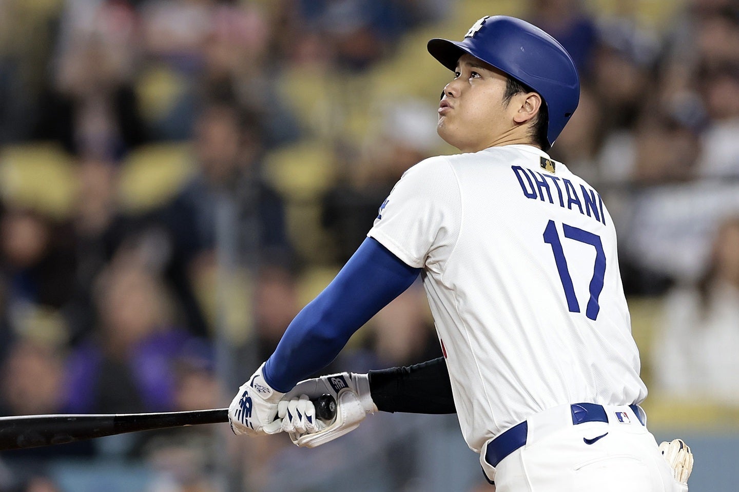 大谷がレフトスタンドへ今季17号ホームランを叩き込んだ。(C) Getty Images