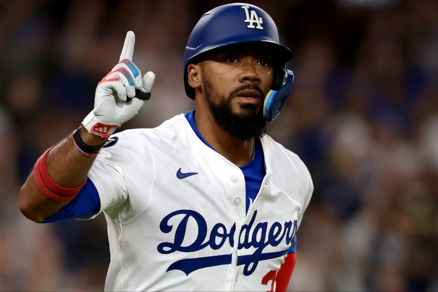負傷者リストから復帰２試合目のT・ヘルナンデスが決勝の逆転３ランホームランを放った。(C)Getty Images