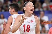 お洒落な私服姿を披露したギュネシュ。(C)Getty Images