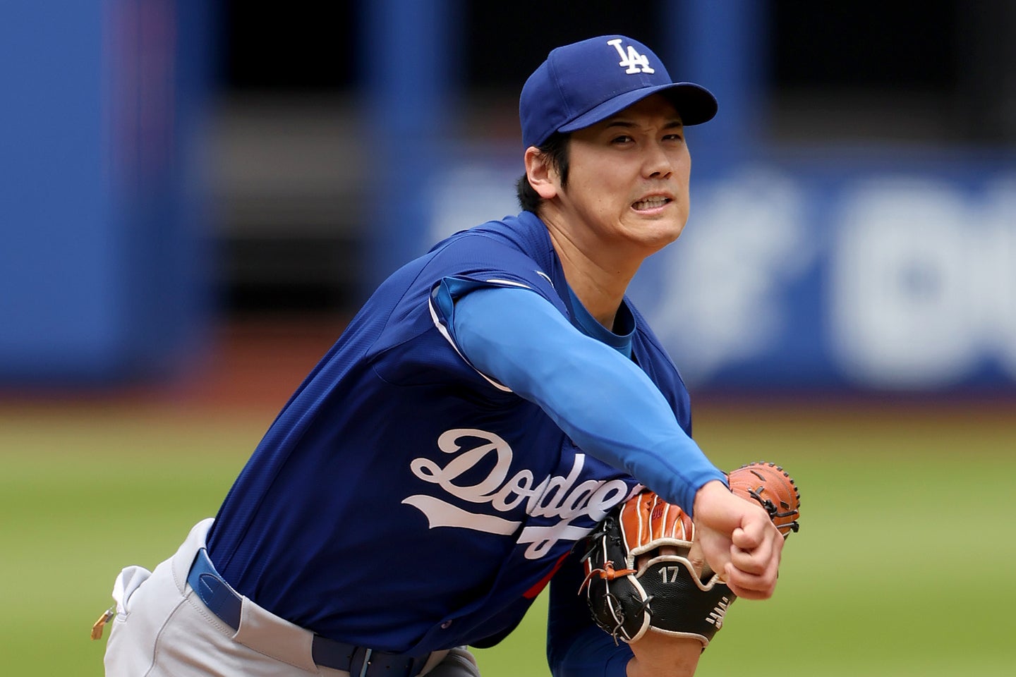 手術後初の実戦形式の投球練習を行なったドジャースの大谷投手。(C) Getty Images