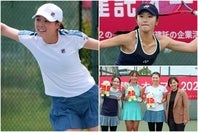 写真左＝ITF初タイトルを手にした木下晴結。写真右上＝虫賀心央は２連覇ならず。写真右下＝複優勝の細木祐佳／吉岡希紗、単優勝の木下、大会ディレクターの土居美咲氏（左から）。写真提供：Square Plus