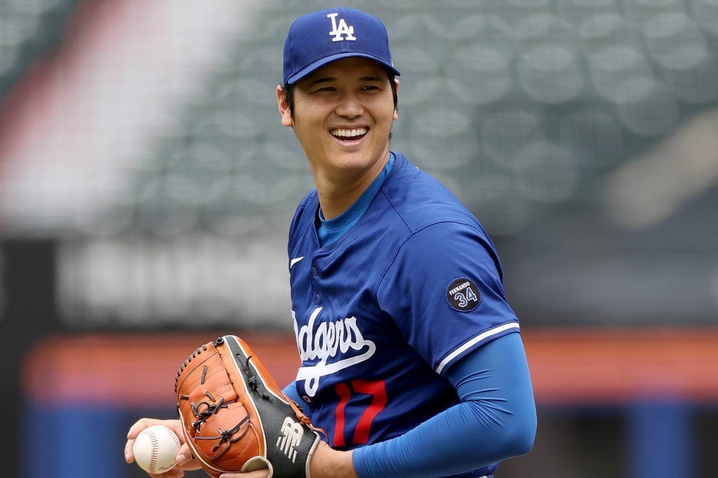 大谷は右肘手術後、初めてライブBPに登板。久々のマウンドに笑顔が見られた。(C) Getty Images