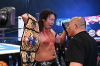 坂崎ユカとの結婚を発表した竹下幸之介。大物カップルが誕生した。写真：新日本プロレス