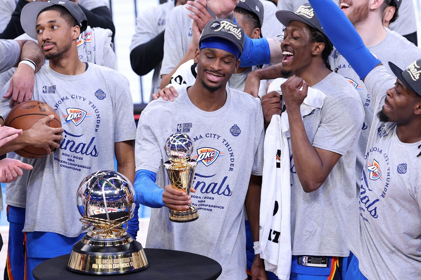 得点王、シーズンMVP、カンファレンス決勝MVPと各賞を総なめにするSGA。残すタイトルはファイナル制覇だけだ。(C)Getty Images
