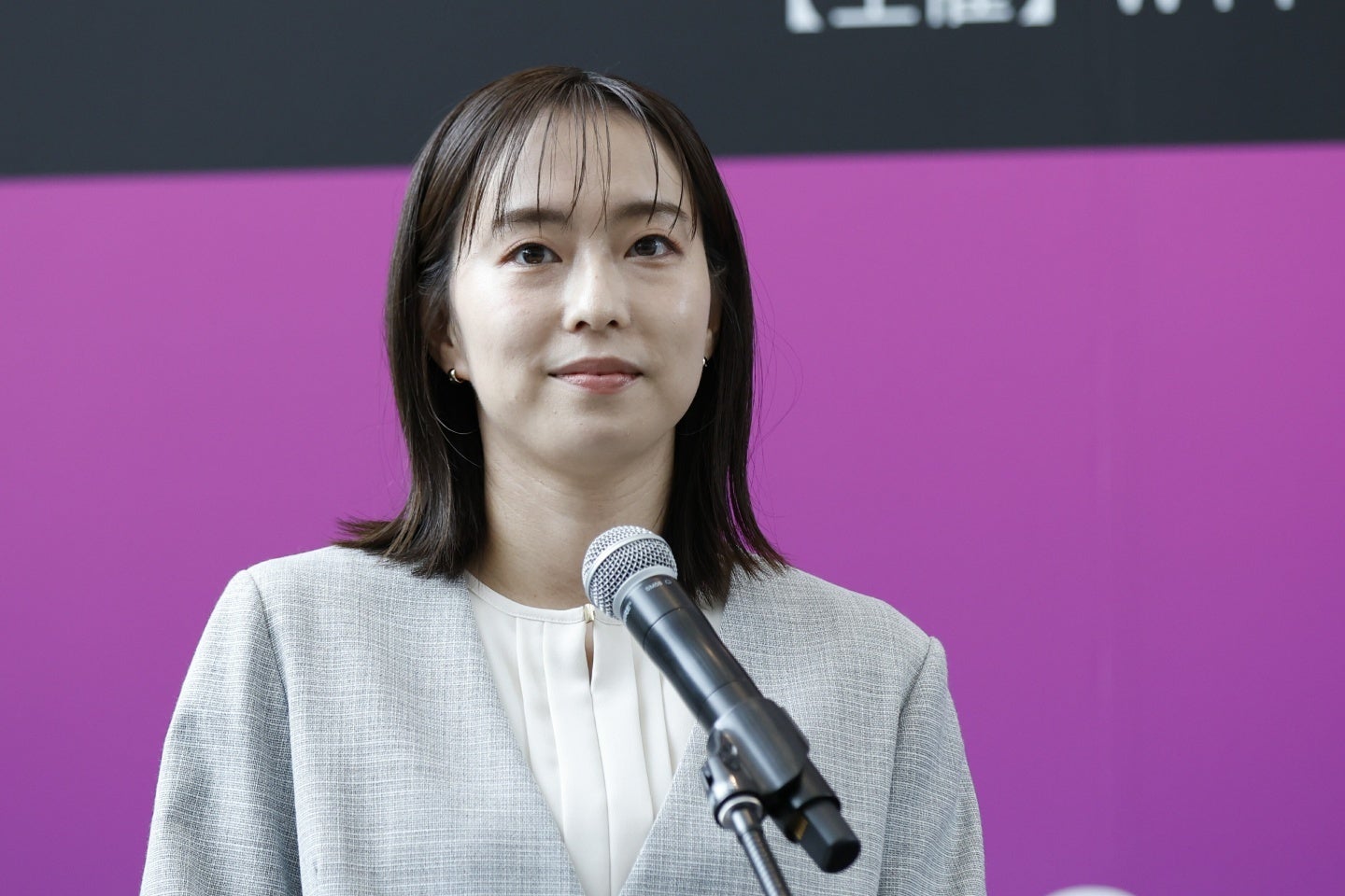石川佳純は横浜市役所前で開催された卓球イベントに登壇した。写真：滝川敏之