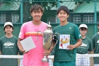 軽井沢フューチャーズのシングルスを制した福田創楽（左）と準優勝の川橋勇太（右）。写真提供：軽井沢フューチャーズ事務局
