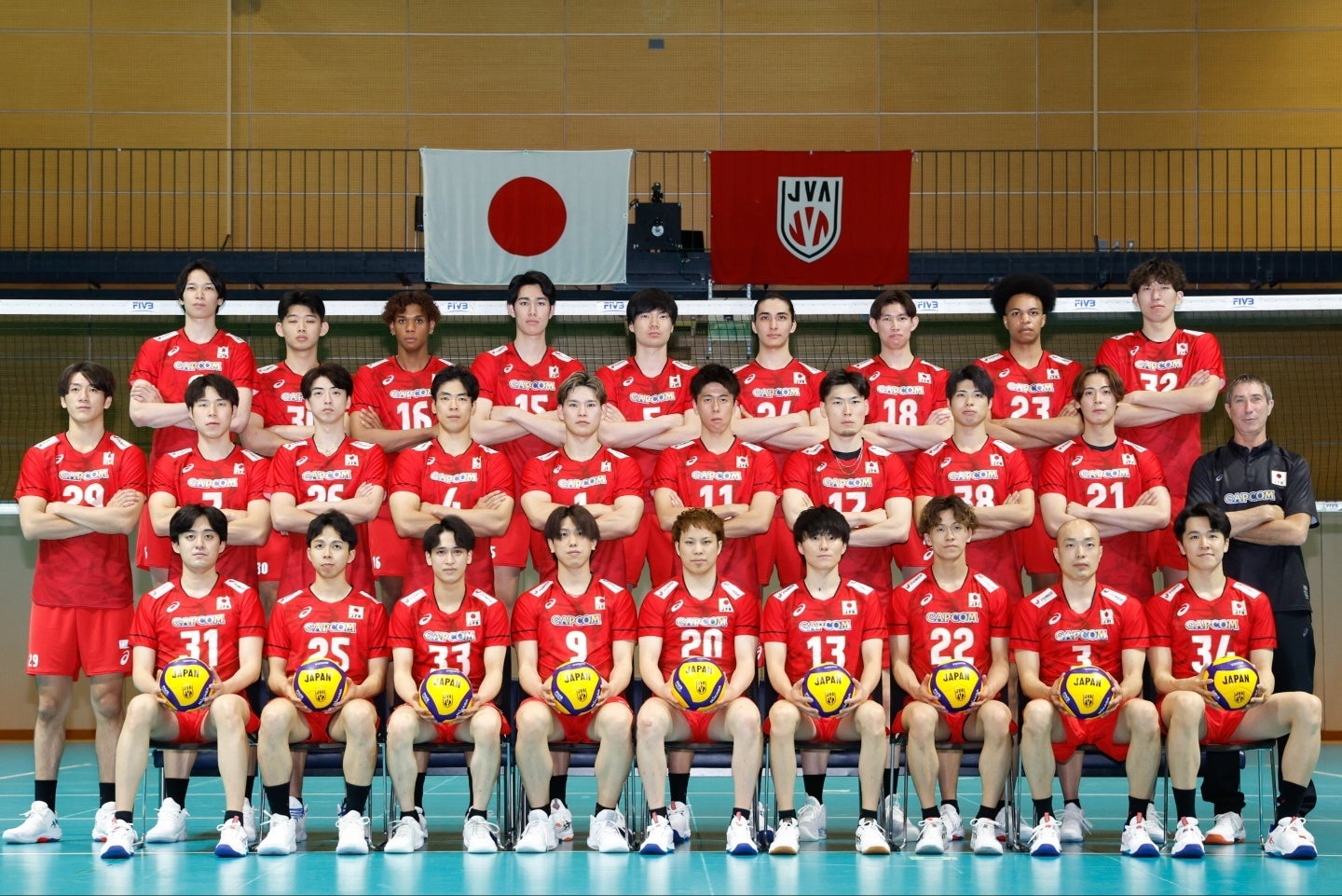 ロラン・ティリ新体制で臨む日本男子バレー。初陣に注目だ。写真：滝川敏之