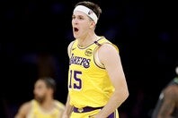 トレードの話題が出る中でも、リーブスはレイカーズ一筋でキャリアを終えたいと考えている。(C)Getty Images