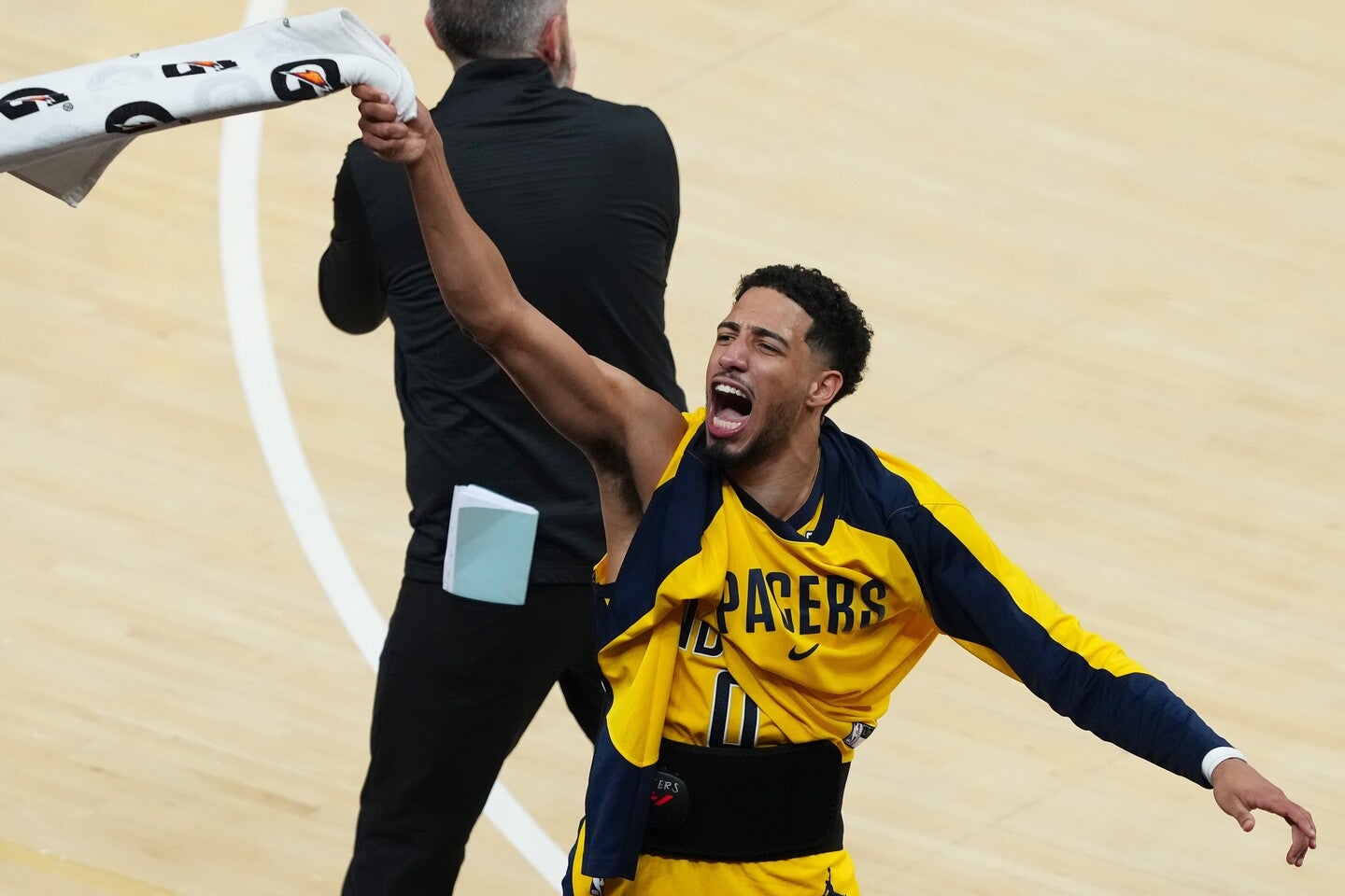 ハリバートンのトラッシュトークの姿勢にレジェンドのハーダウェイが苦言を呈した。(C)Getty Images