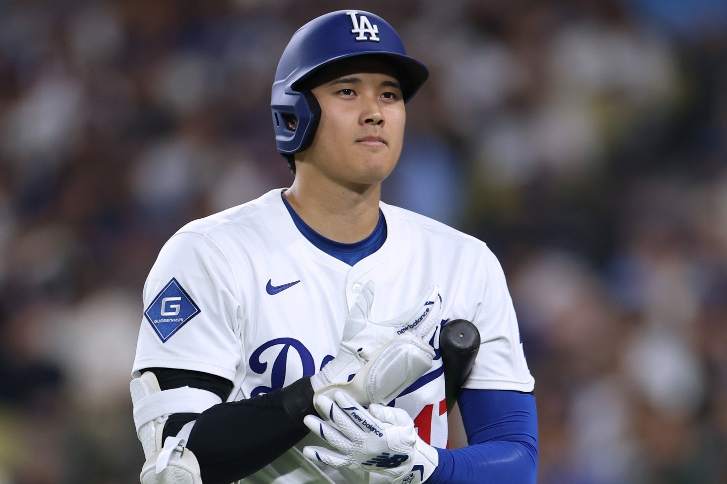 死球を受けた大谷。その後の反応が話題となった。(C)Getty Images