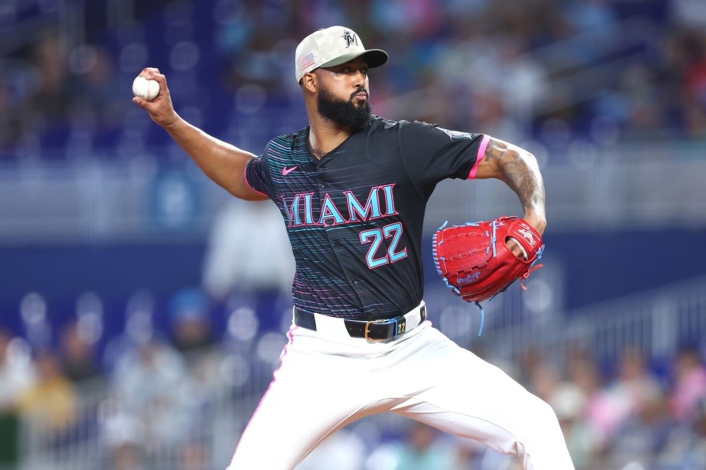 ドジャースが関心を持っていると報じられているマーリンズのアルカンタラ。(C)Getty Images