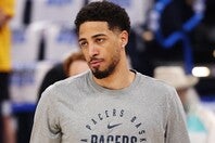 ふくらはぎを痛めているハリバートン。第６戦の出場は五分五分といったところか。(C)Getty Images
