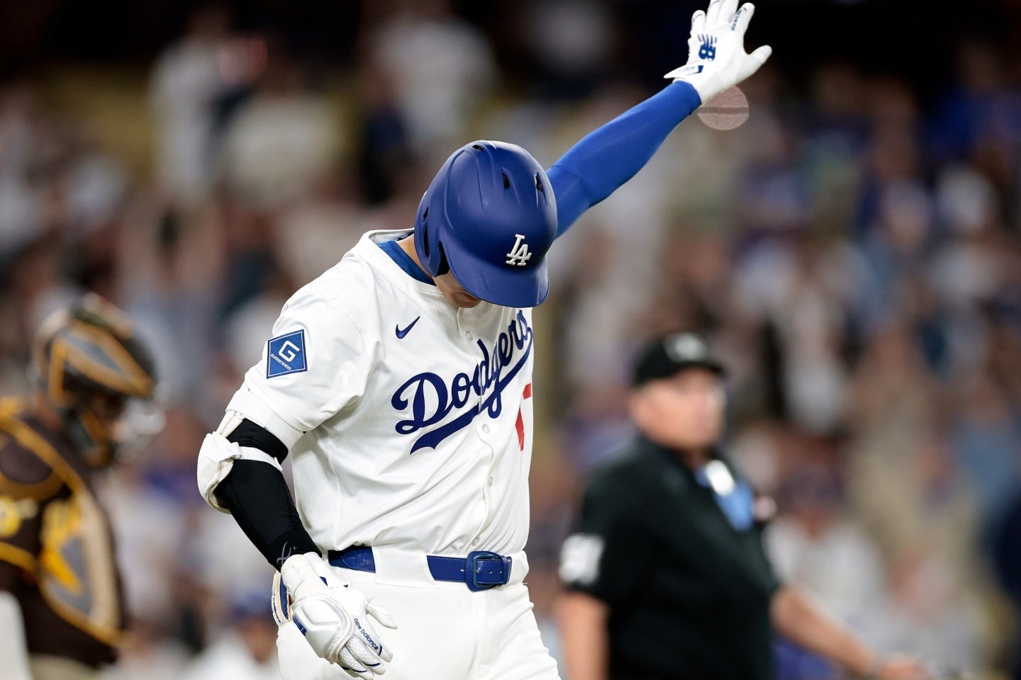 ９回に死球を受けた大谷。この後の行動が大きな称賛を集めている。(C)Getty Images