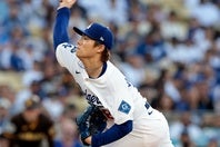 山本は７回途中３失点の粘投も今季６敗目を喫した。(C)Getty Images