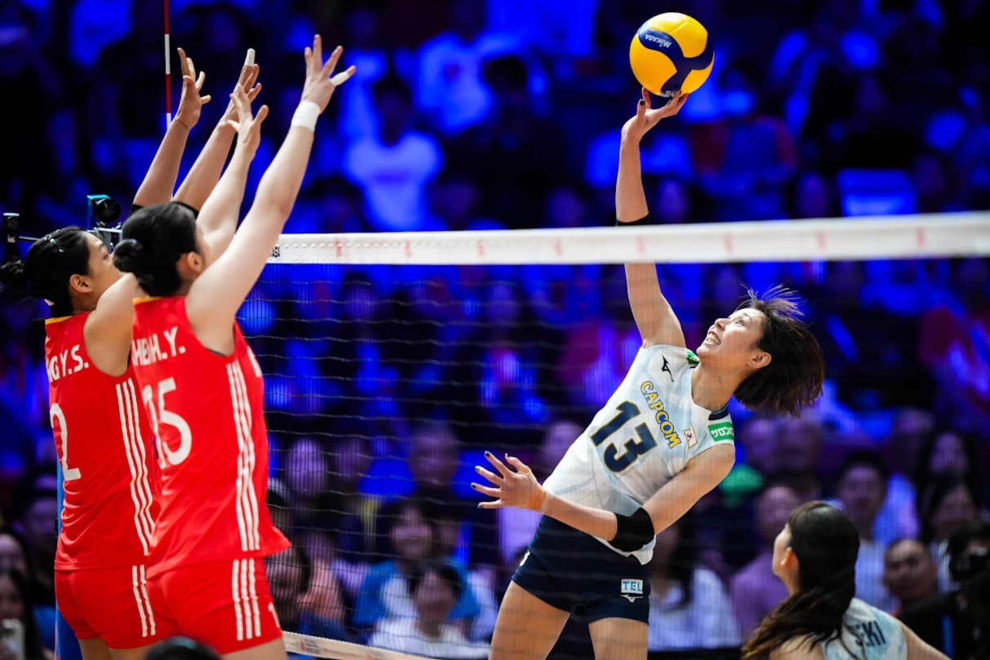 日本はアジアのライバル中国の高い壁を打ち崩せなかった。(C)Volleyball World