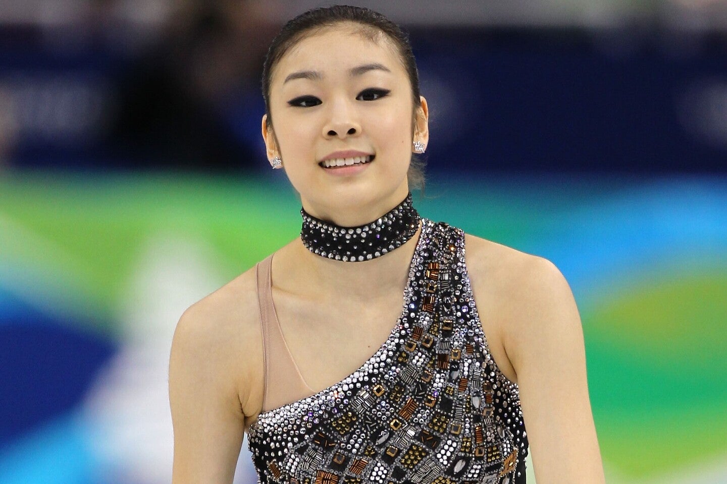 艶やかな黒髪ストレート姿を披露したキム・ヨナ。(C) Getty Images