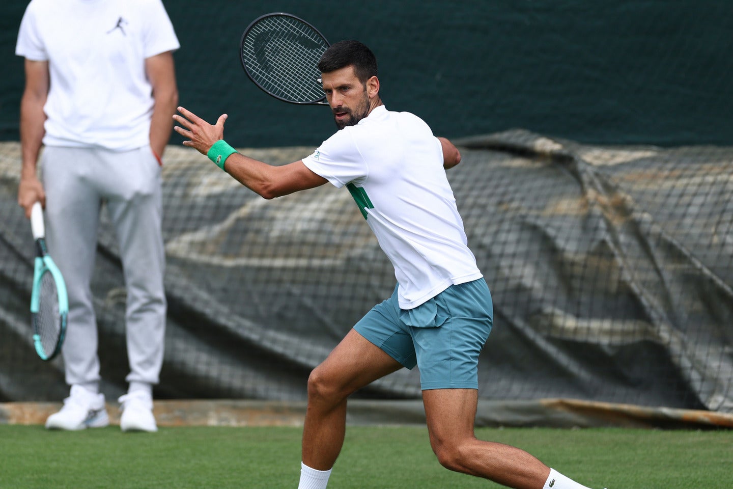 四大大会史上最多優勝に向け、ウインブルドンでの調整に励むジョコビッチ。（C）Getty images