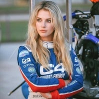 圧倒的な美貌と確かな実力を兼備するプロレーサーのブルワー（写真は公式インスタグラムより）。