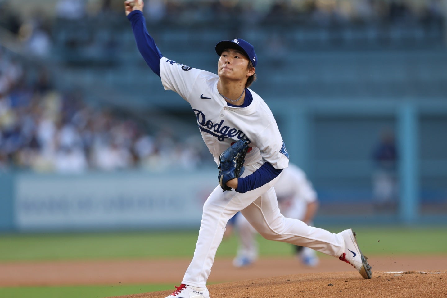 今季８勝目を挙げた山本。ドジャース投手陣をけん引している。(C)Getty Images