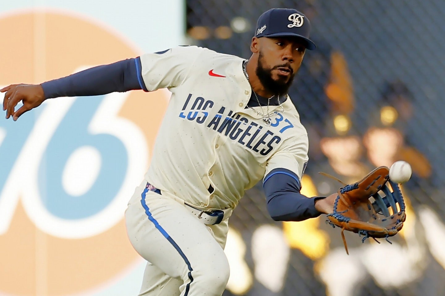 MLBワースト級の守備指標を記録しているT・ヘルナンデス。(C) Getty Images
