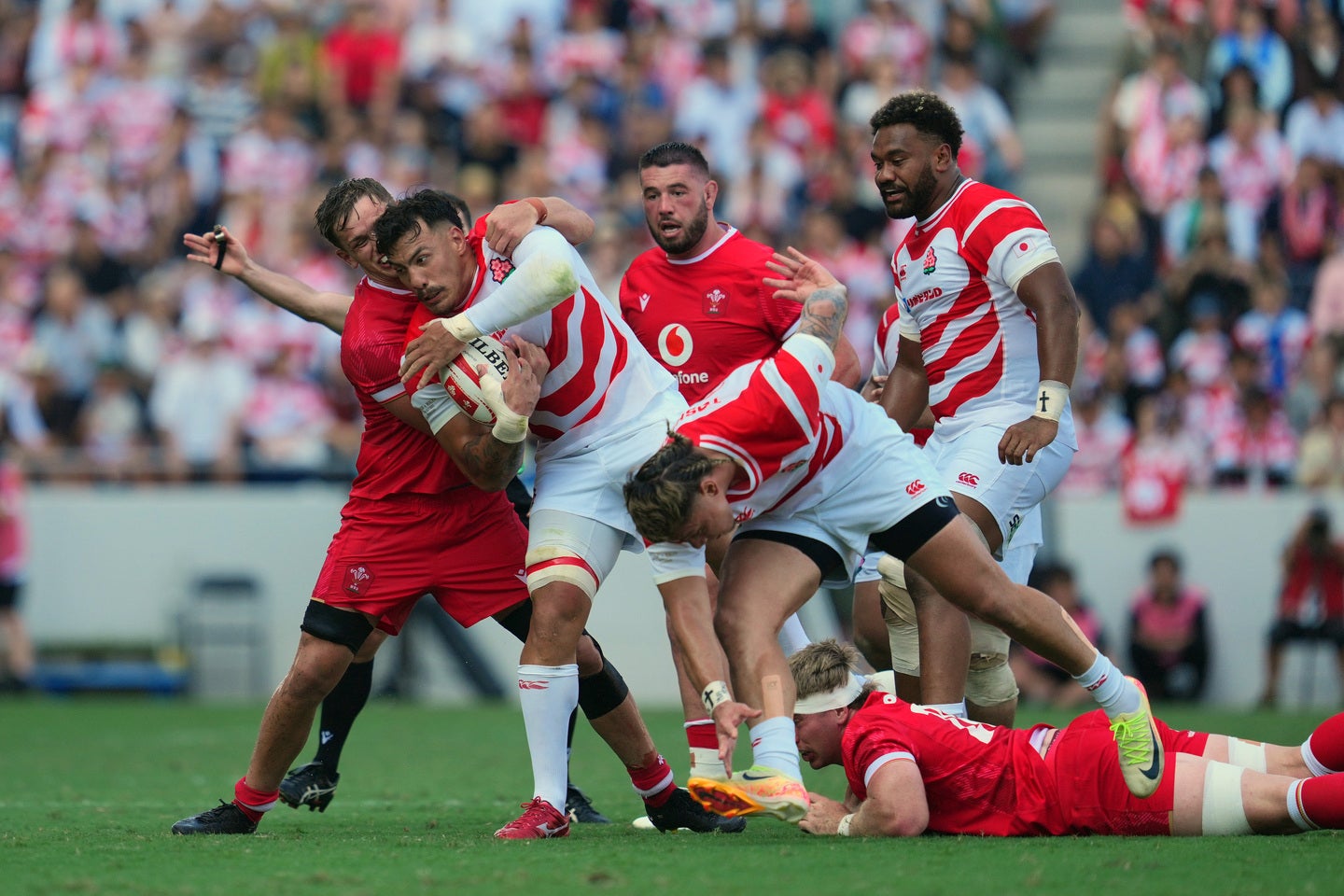 白熱した勝負の行方は終盤までもつれ込み、日本が逆転に成功した。(C) Getty Images