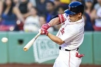 今シーズン初出場の吉田が３安打と活躍した。(C)Getty Images