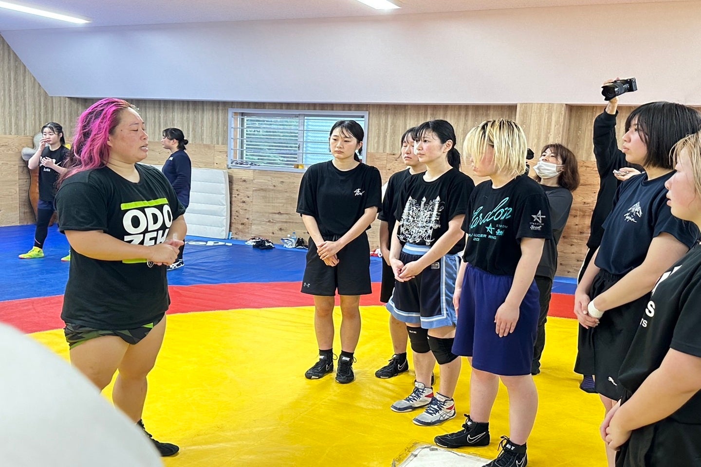 練習会は団体の垣根を越えて多くの若手が参加して行なわれた。写真：橋本宗洋