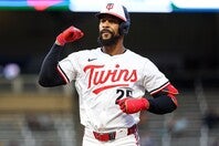 12日のパイレーツ戦でサイクルヒットを達成したバクストン。この勢いでHRダービーでも爆発してほしい。写真：GETTY IMAGES