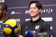 前日会見で意気込みを語った高橋藍。写真：永島裕基