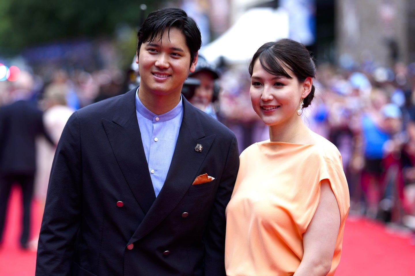 レッドカーペットに登場した大谷夫妻。真美子さんのヘアメイクを担当した女性が“舞台裏”を紹介した。(C)Getty Images