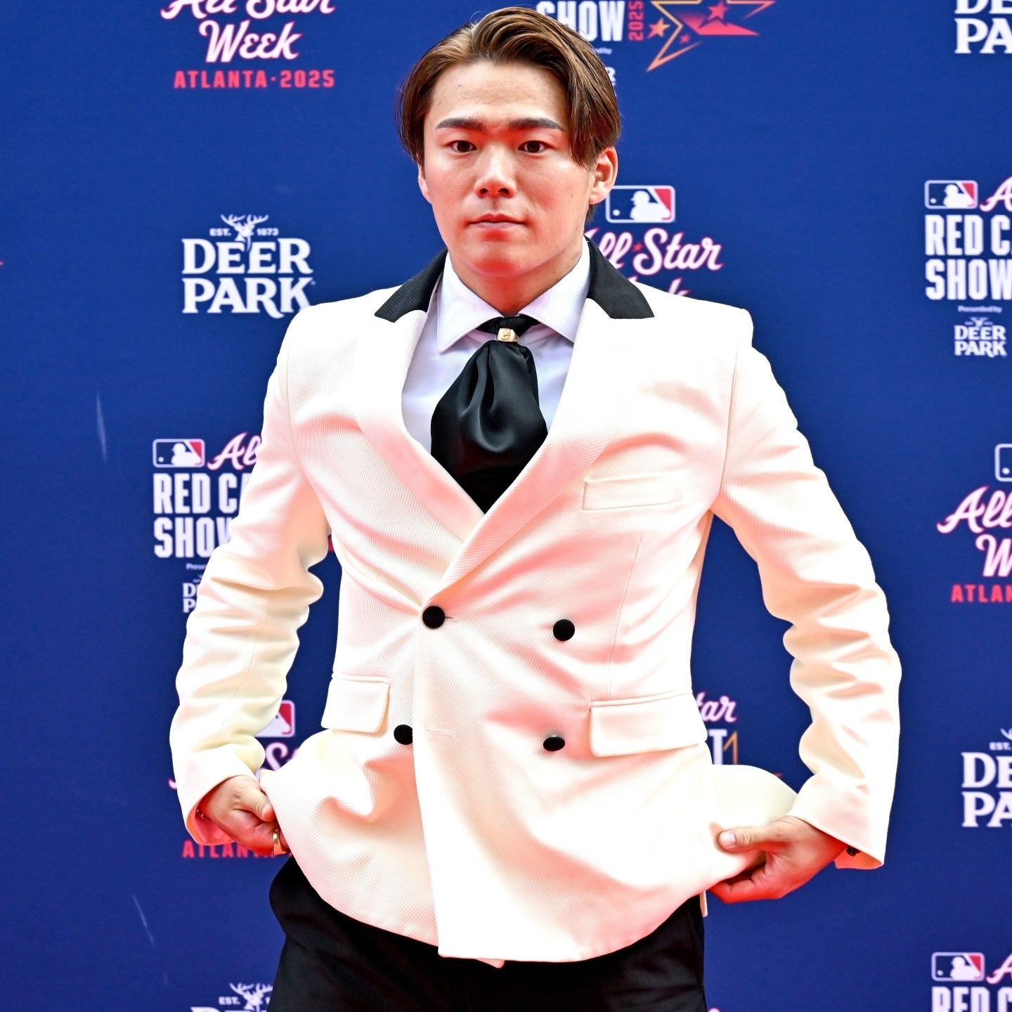 ついにMLB公式でも取り上げられた山本のファッション。貴重なインタビュー映像も紹介された。(C)Getty Images