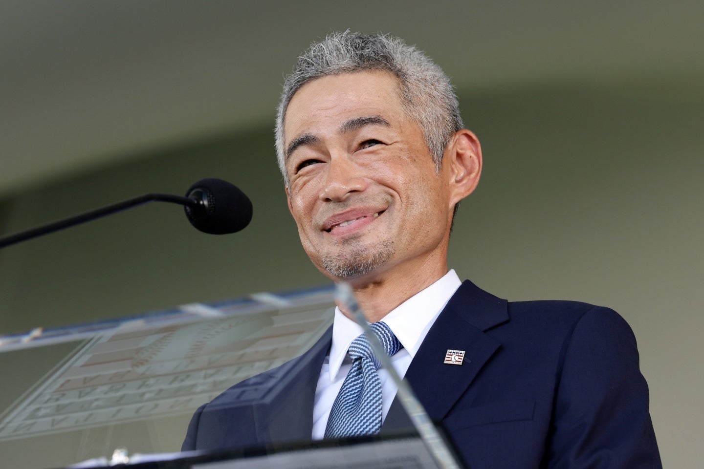 イチロー氏は米野球殿堂入り式典で英語スピーチを披露した。(C) Getty Images