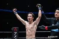 朝倉がコイケを際どい判定勝利で下し、リベンジを果たした。(C) RIZIN FF