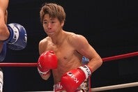 幸せいっぱいのウェディングフォトを公開した武尊。（C）THE DIGEST