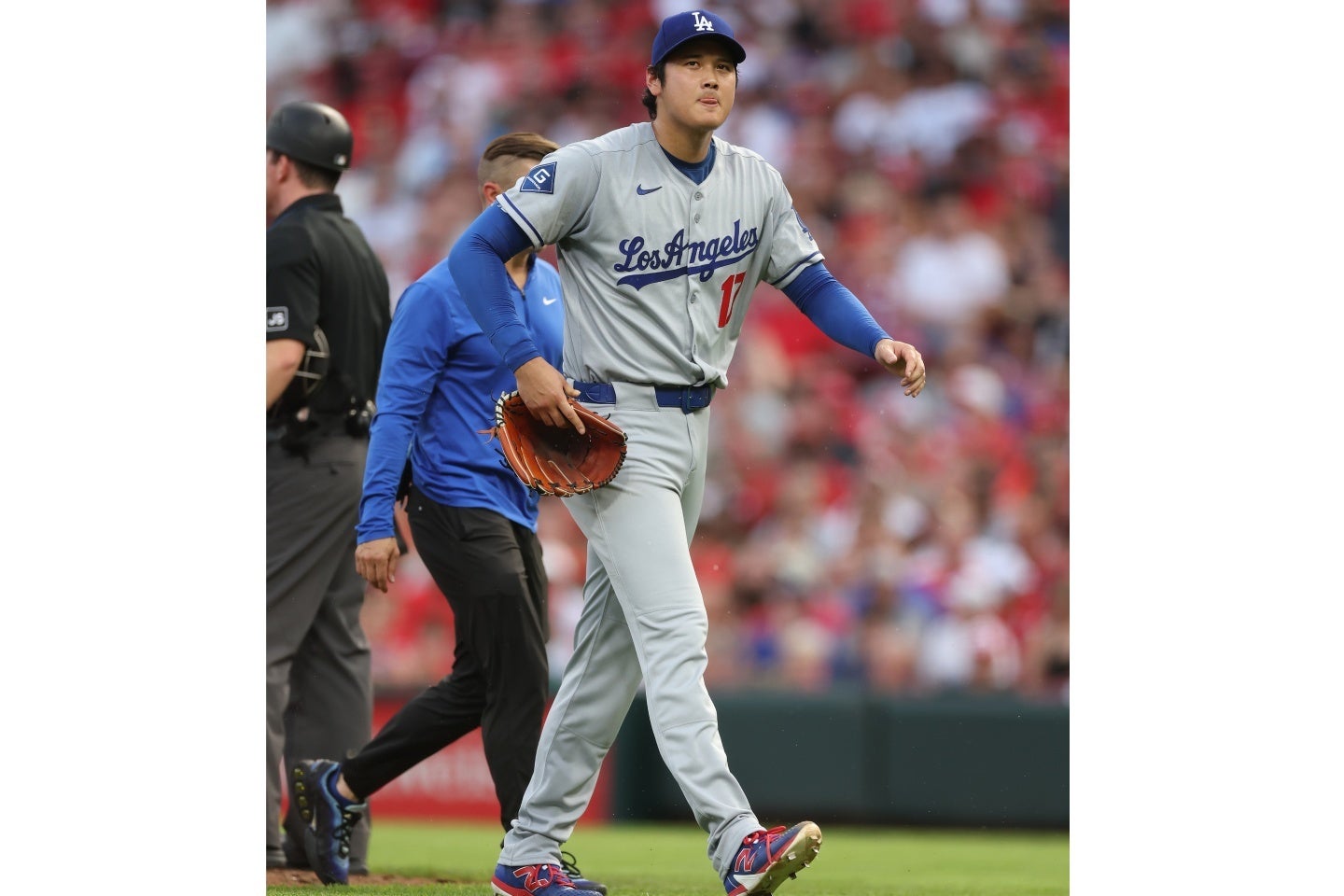 右足のけいれんで降板した大谷。(C)Getty Images