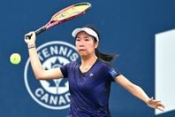 四大大会の次ぐグレードを誇るWTA1000大会で変幻自在のテニスを武器に予選から快進撃を演じてきた伊藤あおいが３回戦で惜しくも逆転で敗れた。(C)Getty Images