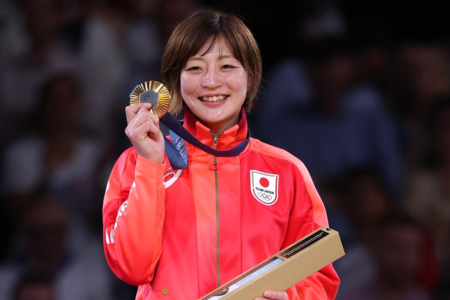 パリ五輪金メダルの角田。競技の枠を超えた豪華な集合ショットをSNSに投稿した。(C) Getty Images