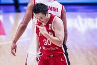 前半に17得点をあげてチームを牽引した富永。しかし終盤にファウルアウトし、チームも失速した。(C)FIBA