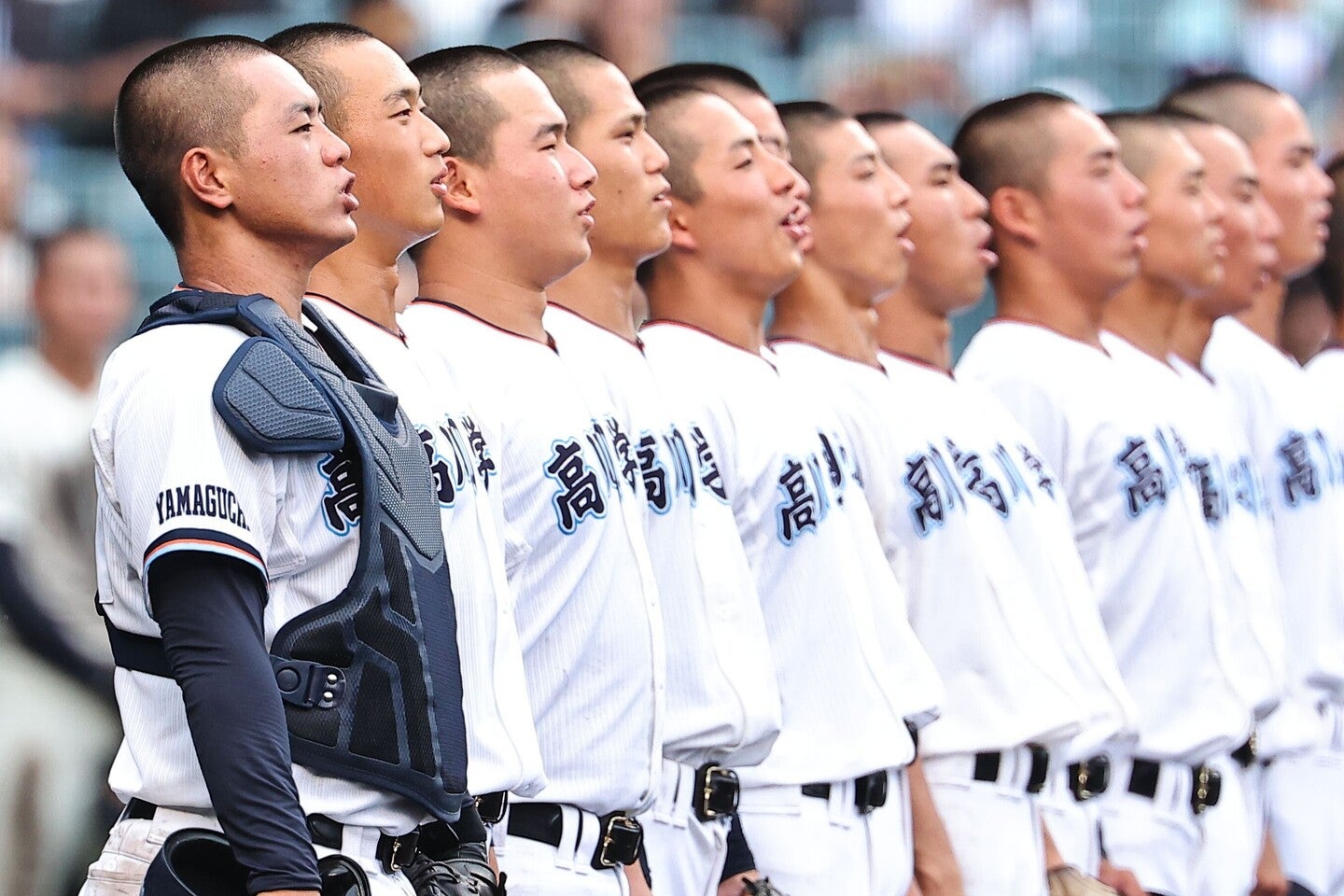 プロ注目の左腕を打ち崩して８対５で逆転勝利した高川学園。３回戦へ進出するのは同校史上初のことだ。　写真：THE DIGEST写真部