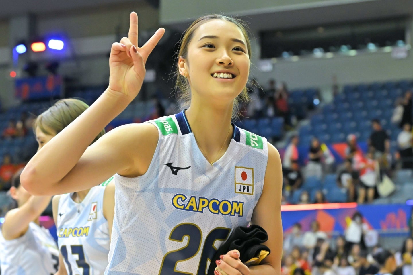 今や日本女子バレーの攻撃を担う23歳の佐藤。世界選手権前に大胆なイメチェンをした。写真：金子拓弥（THE DIGEST写真部）
