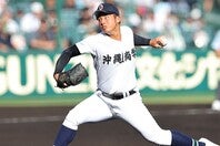 ２年生とは思えぬ堂々たるピッチングを披露する末吉。写真：梅月智史（THE DIGEST写真部）