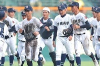夏の甲子園は沖縄尚学が初Vを飾った。写真：梅月智史（THE DIGEST写真部）