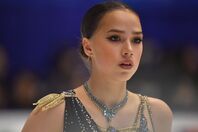 新たなチャレンジを繰り返すザギトワ。ファンを飽きさせないエンターテナーだ。(C)Getty Images
