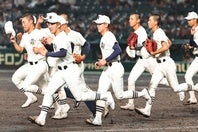 惜しくも準優勝だった日大三。グラウンドでみせた振る舞いの反響が止まない。写真：梅月智史（THE DIGEST写真部）