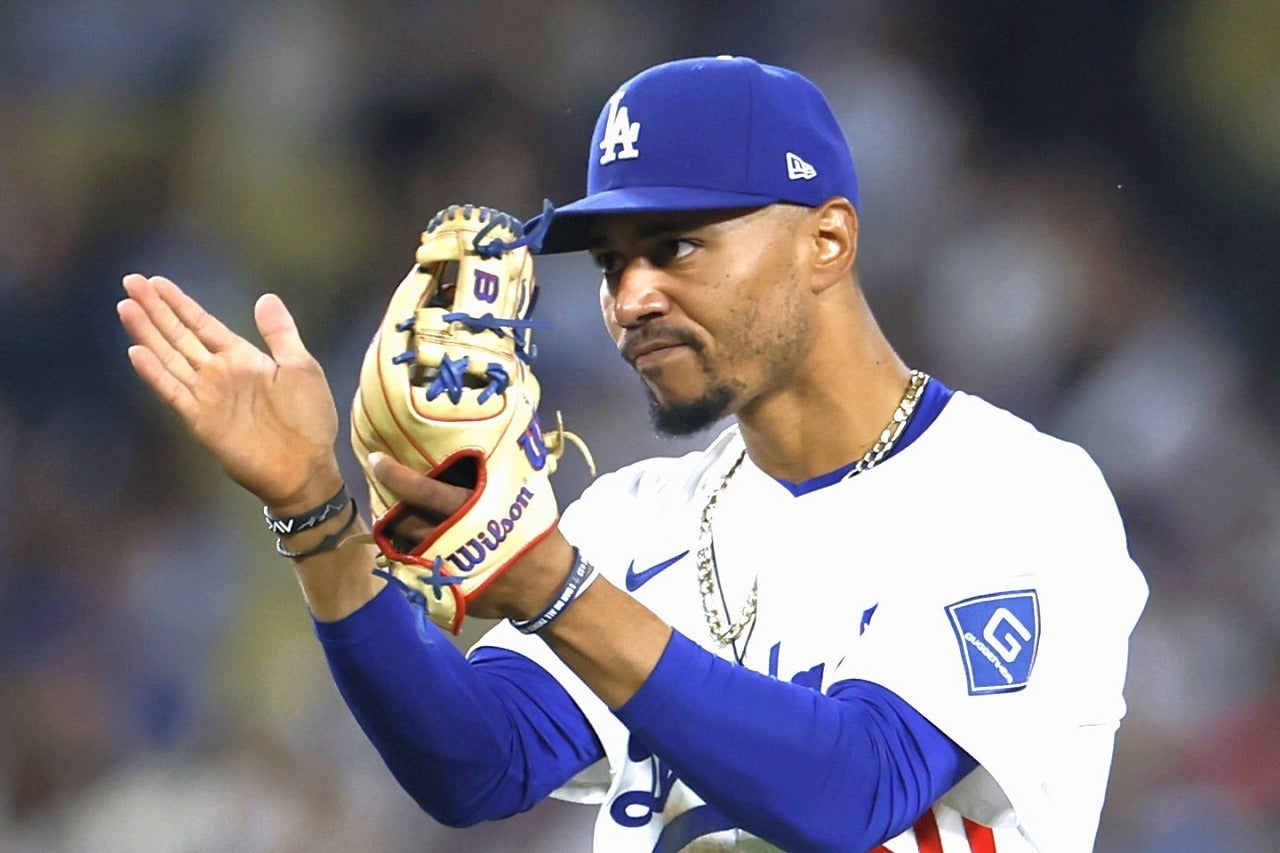 今季遊撃手としてMLBトップクラスの守備を見せているベッツ。(C)Getty Images