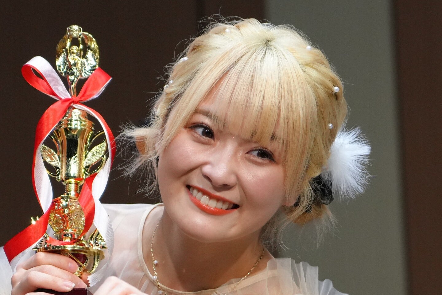 大胆なイメチェンを図ったなつぽい。（C）THE DIGEST