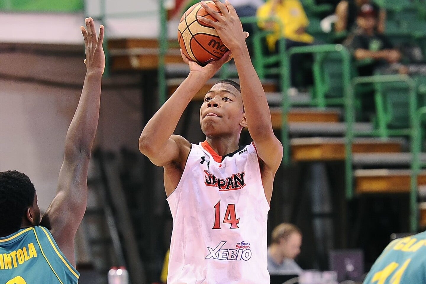 2013年大会で日本をアジア３位に導いた八村。翌年のU17Ｗ杯では大会得点王へと駆け上がった。(C)FIBA