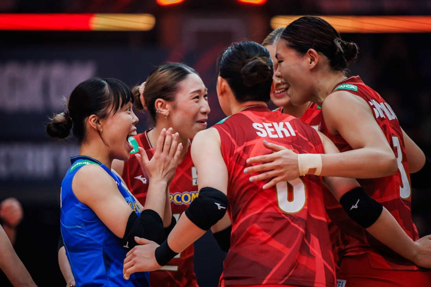 日本はオランダに逆転勝ち。ベスト４進出を決めた。(C)Volleyball World